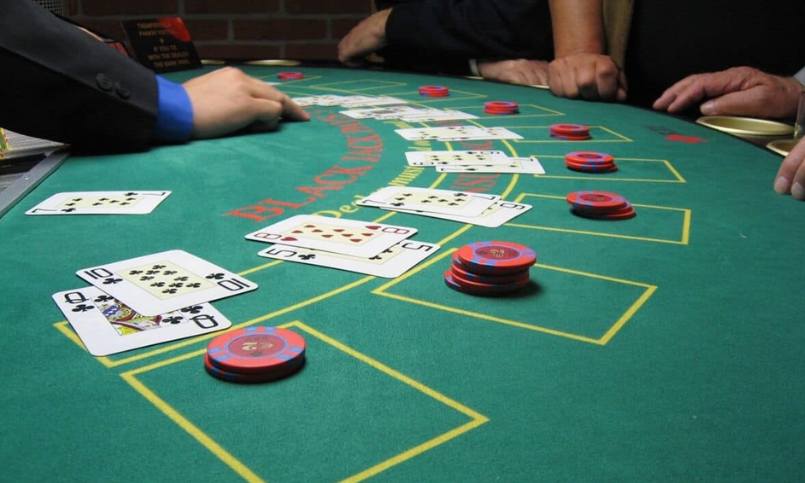 Nên chọn nhà cái uy tín để chơi Xì dách online